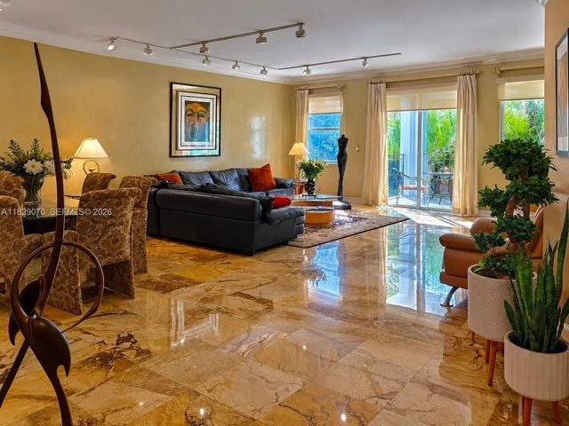 3700 Island Boulevard #c203, Aventura
