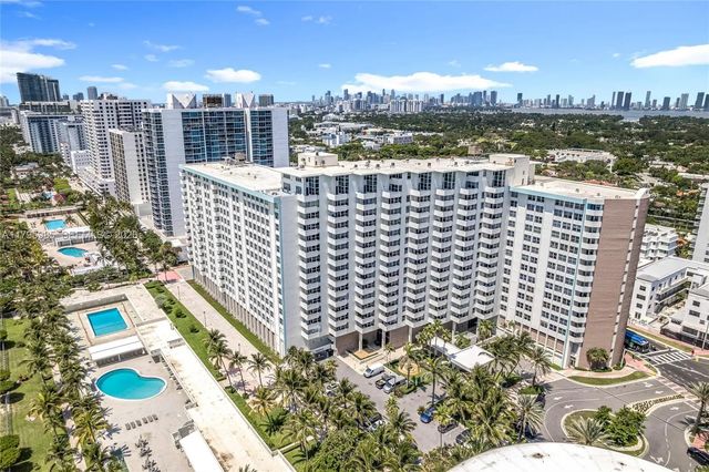 4 of 44 - 2899 Collins Avenue #1218, Miami Beach, FL