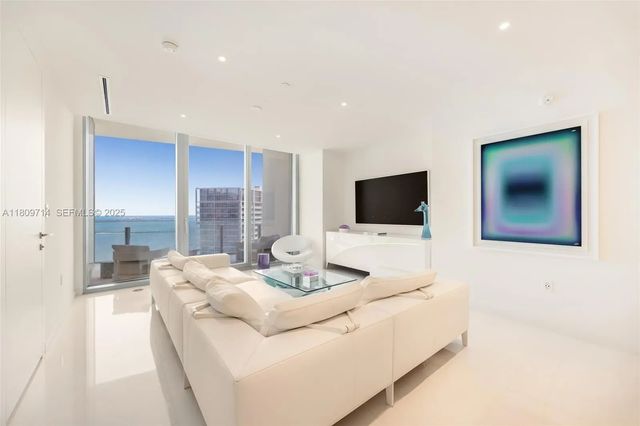 4 of 40 - 300 Biscayne Blvd Way #5205w, Miami, FL
