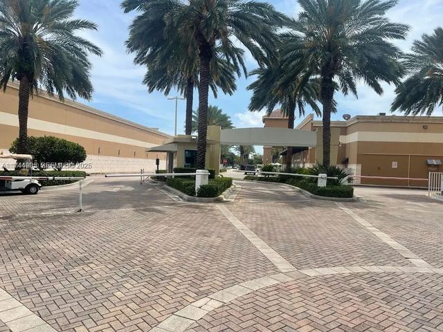 5 of 37 - 1755 E Hallandale Beach Boulevard #mez7e, Hallandale Beach, FL