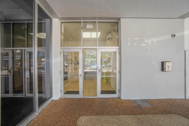 4 of 33 - 1720 E Harrison Street #18-a, Hollywood, FL