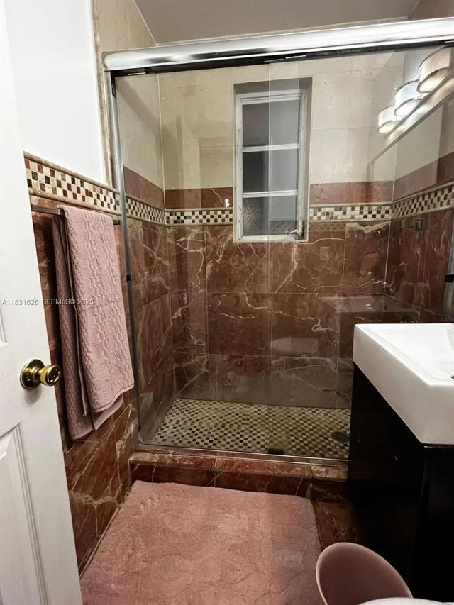 5 of 24 - 1227 Euclid Avenue #6, Miami Beach, FL