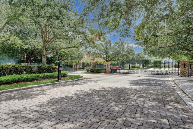 3 of 100 - 11056 Blackhawk Boulevard, Davie, FL