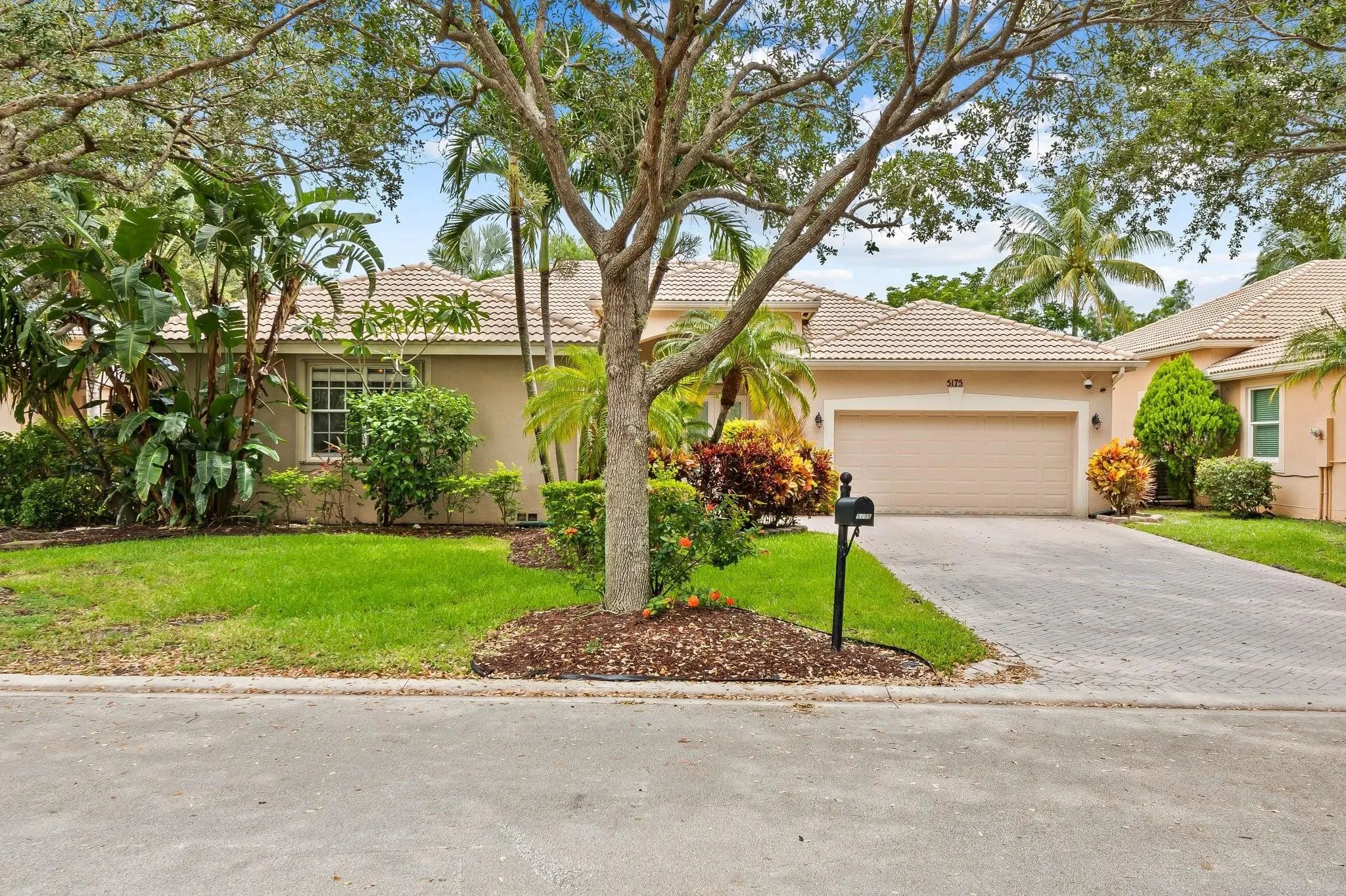 5175 Nw 74th Place, Coconut Creek