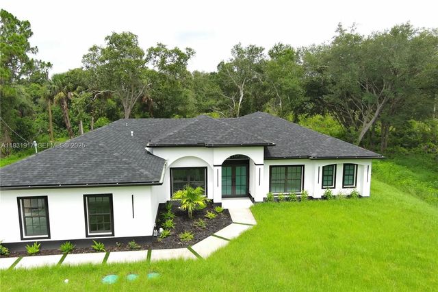 2 of 26 - 407 Washington Avenue, Lehigh Acres, FL