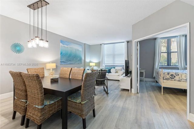 4 of 23 - 651 Okeechobee Boulevard #202, West Palm Beach, FL