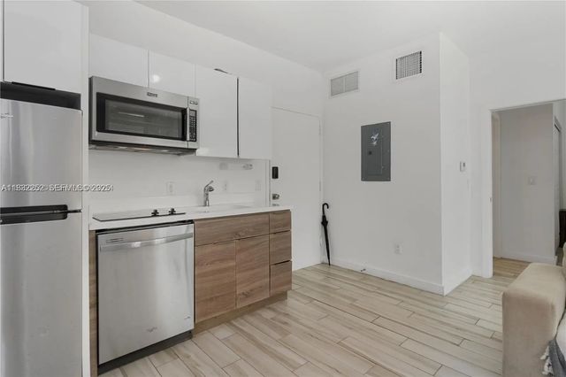 4 of 20 - 1560 Meridian Avenue #108, Miami Beach, FL