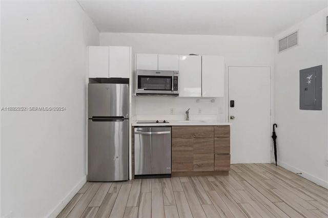 5 of 20 - 1560 Meridian Avenue #108, Miami Beach, FL