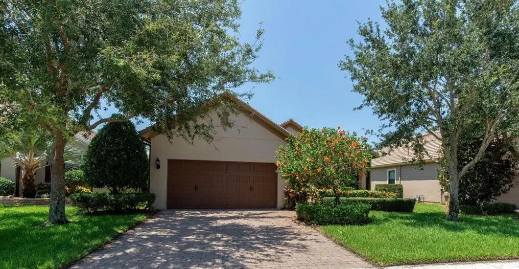 10274 Prato Street, Wellington