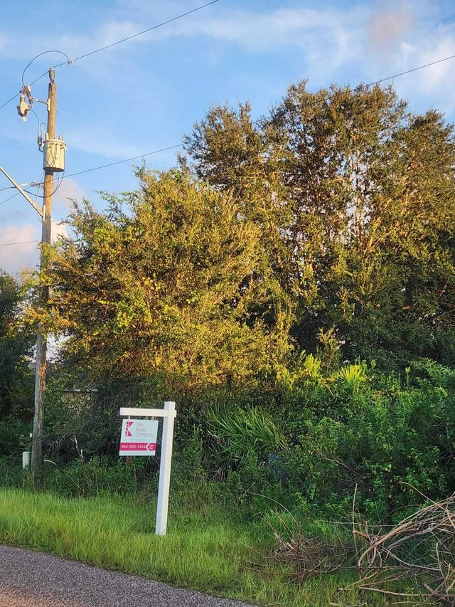 2613 57th Street W, Lehigh Acres