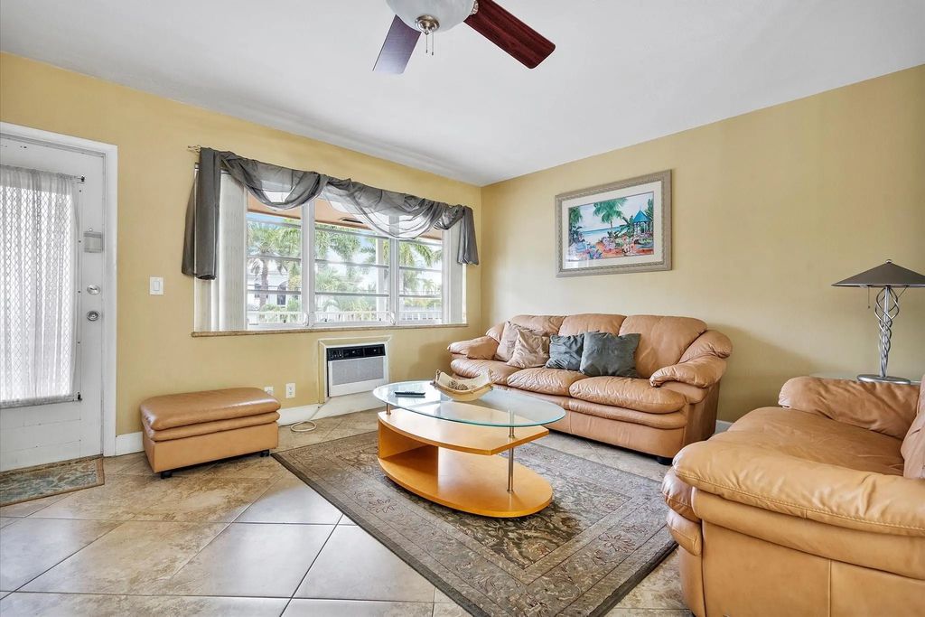 500 Layne Boulevard #18, Hallandale Beach