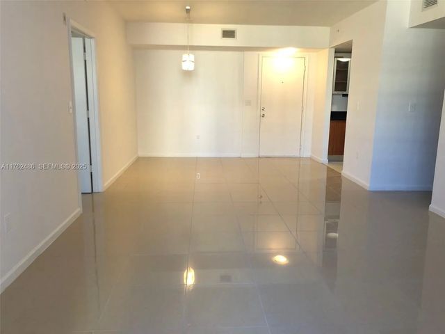 3 of 18 - 2775 Ne 187th Street #527, Aventura, FL