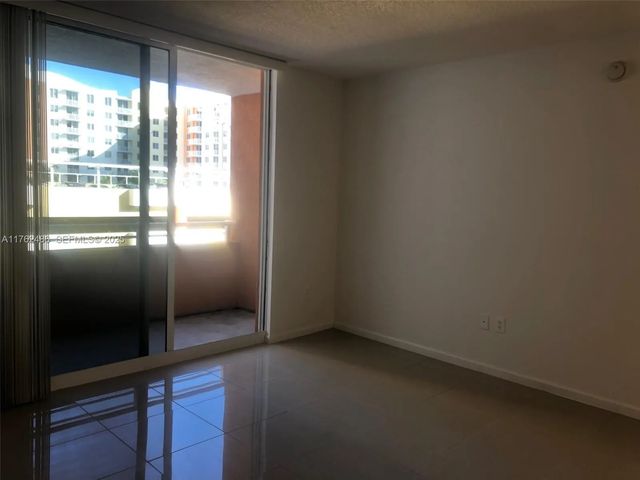 5 of 18 - 2775 Ne 187th Street #527, Aventura, FL