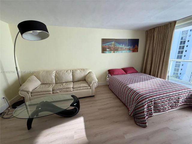 4 of 12 - 19201 Collins Avenue #717, Sunny Isles Beach, FL