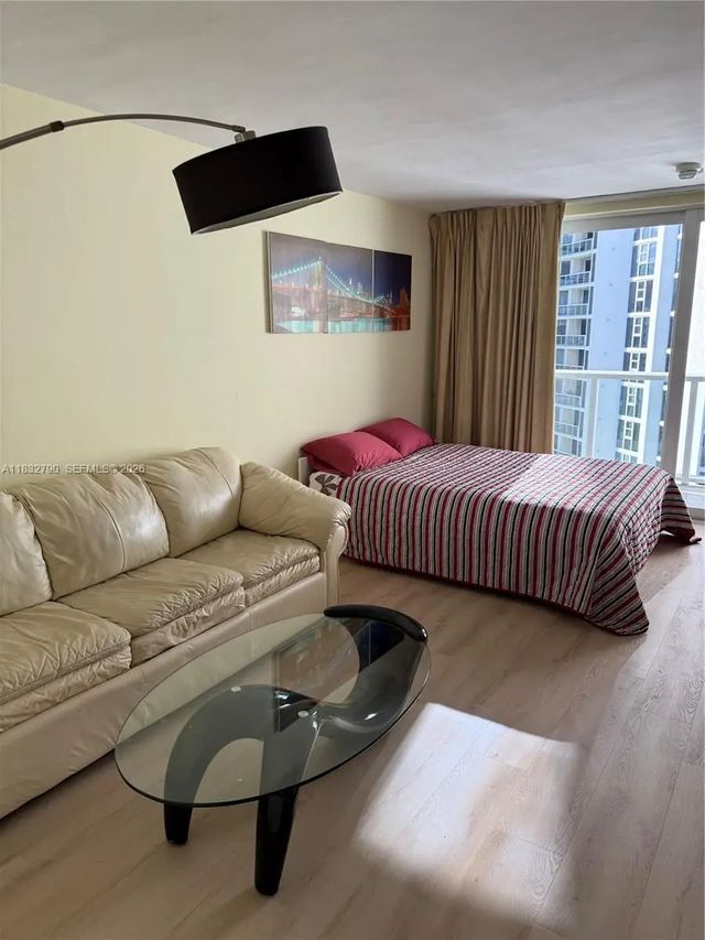 5 of 12 - 19201 Collins Avenue #717, Sunny Isles Beach, FL