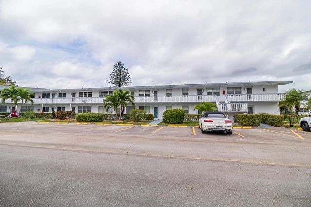 3 of 28 - 120 Northampton #f, West Palm Beach, FL