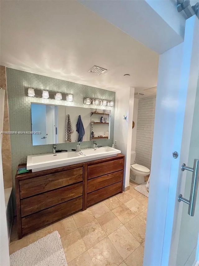 4 of 20 - 350 S Miami Avenue #3602, Miami, FL