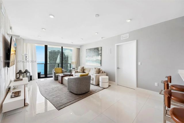 4 of 25 - 1300 S Miami Avenue #3402, Miami, FL