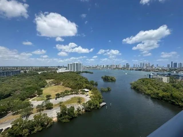 16385 Biscayne Boulevard #1806 +1 Parking, North Miami Beach