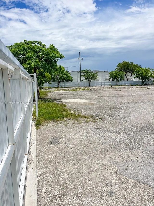 3 of 4 - 1401 Nw 108th Avenue, Sweetwater, FL