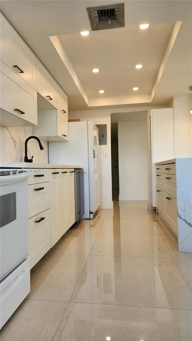 3 of 37 - 18051 Biscayne Boulevard #1705, Aventura, FL