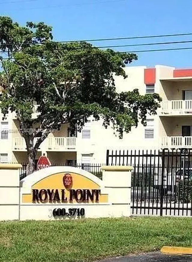 4 of 5 - 3600 Nw 21st Street #305, Lauderdale Lakes, FL