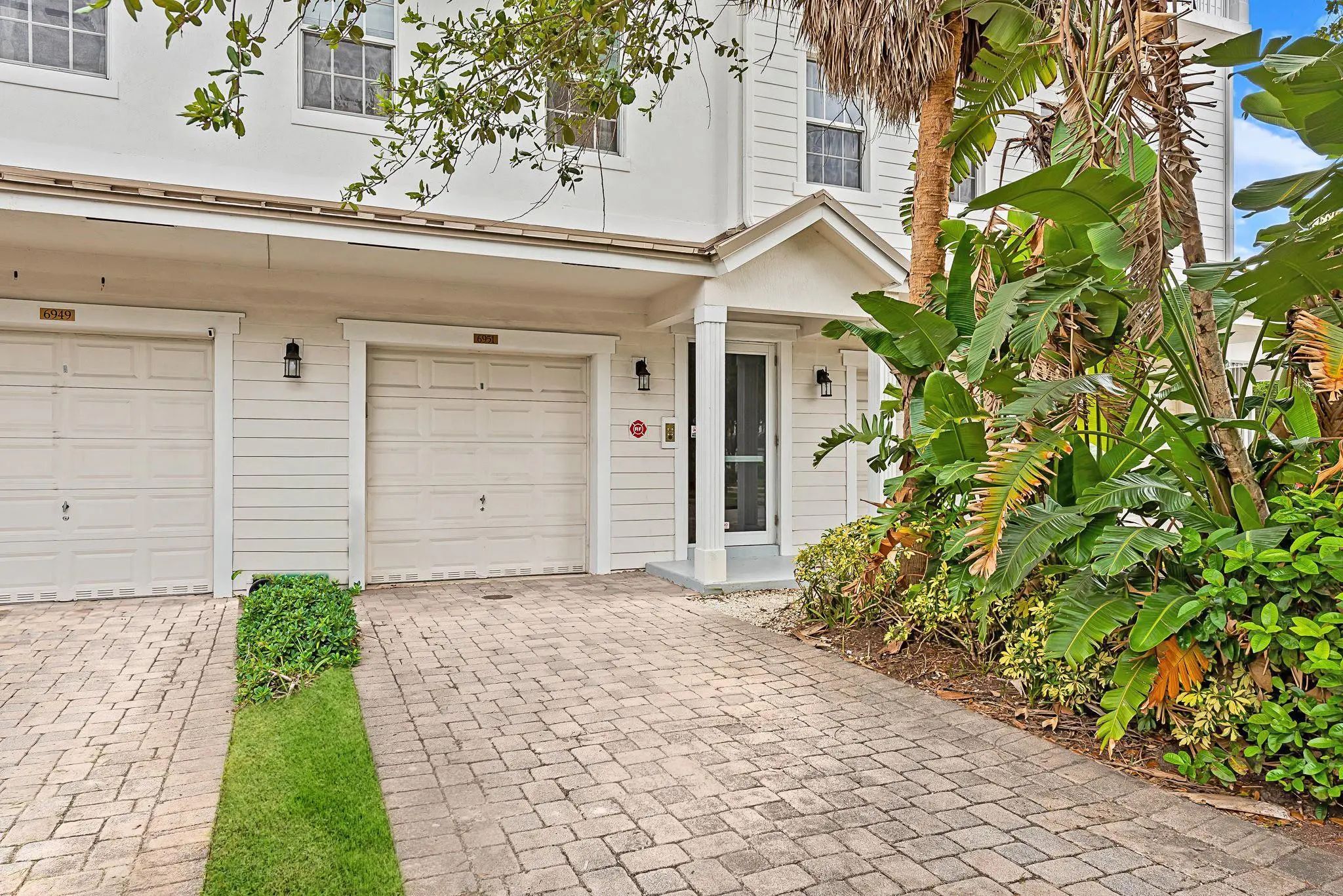 6951 Lakeside Circle #216-2, Davie