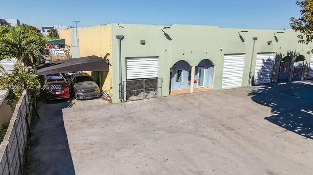 2 of 70 - 9180 Nw 119th Street #10, Hialeah Gardens, FL