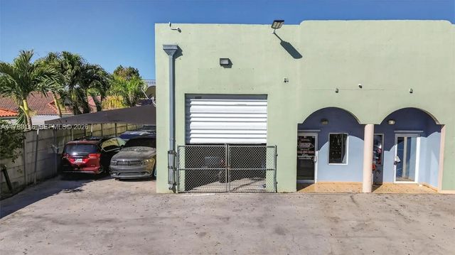 3 of 70 - 9180 Nw 119th Street #10, Hialeah Gardens, FL
