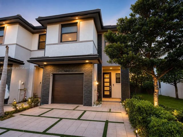 15842 Nw 91 Court #15842, Miami Lakes