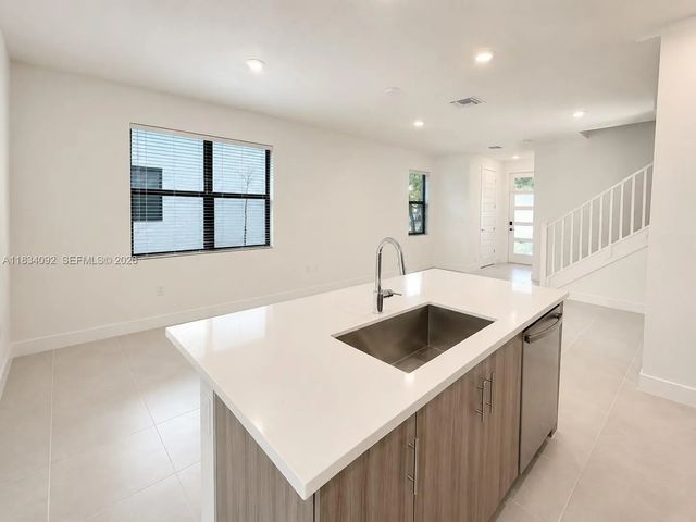 2 of 32 - 15842 Nw 91 Court #15842, Miami Lakes, FL