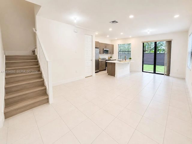 5 of 32 - 15842 Nw 91 Court #15842, Miami Lakes, FL