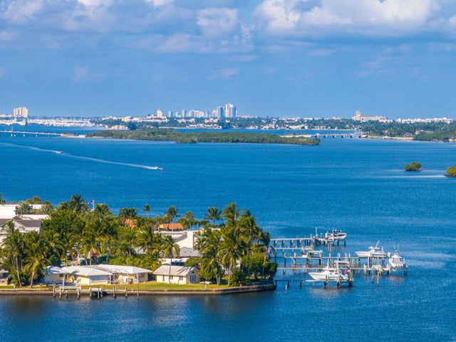 2 of 27 - 7932 Flagler Court, West Palm Beach, FL