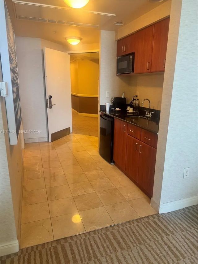 5 of 21 - 18001 Collins Avenue #1810, Sunny Isles Beach, FL