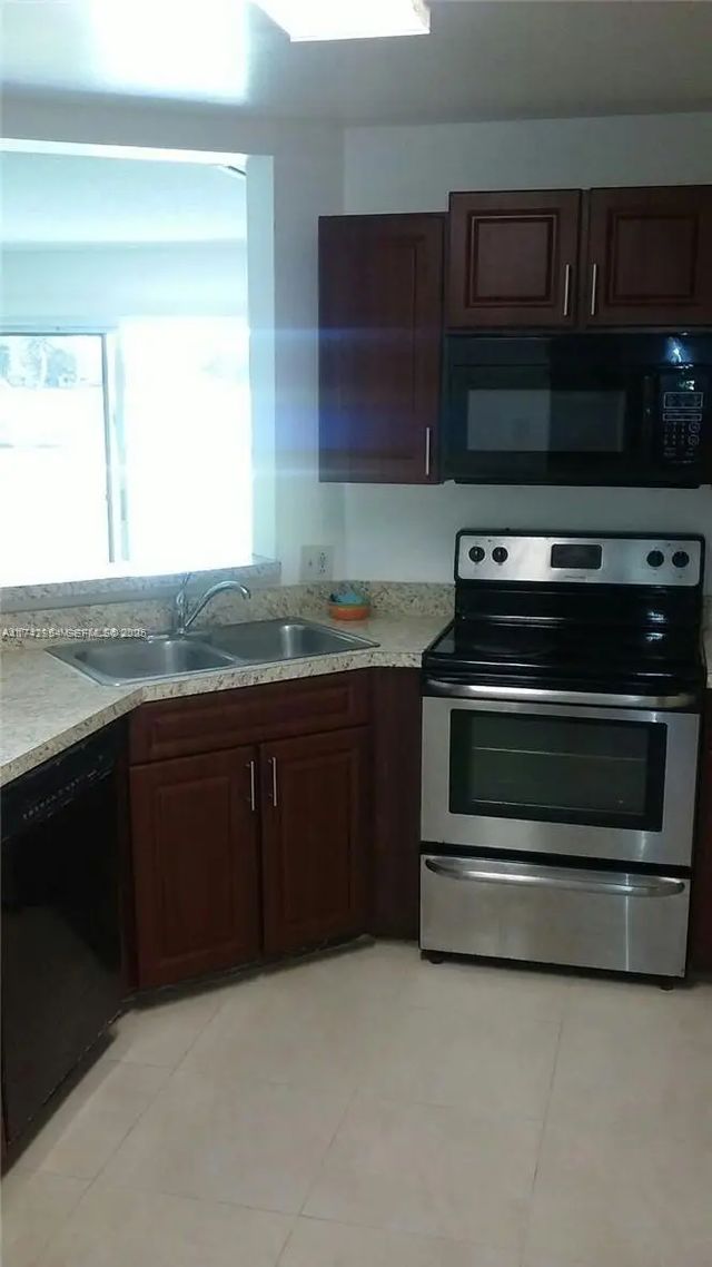 5 of 12 - 3441 Nw 44th Street #106, Oakland Park, FL