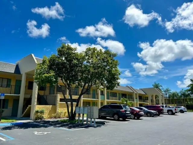 1830 W Meadows Circle #1830, Boynton Beach