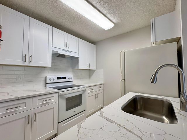 3 of 40 - 1830 W Meadows Circle #1830, Boynton Beach, FL