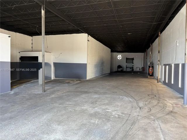 3771 Nw 51st Street #3771-b, Hialeah