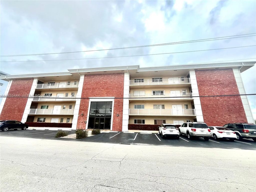 2841 Ne 33rd Court #104, Fort Lauderdale