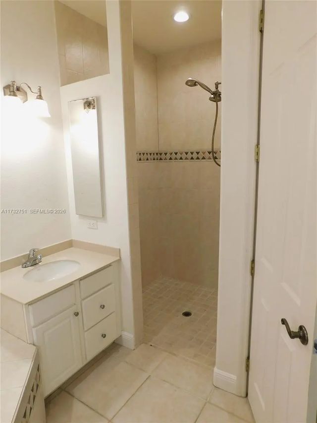 3 of 26 - 617 Se 7 Street, Cape Coral, FL