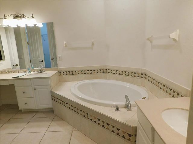 5 of 26 - 617 Se 7 Street, Cape Coral, FL