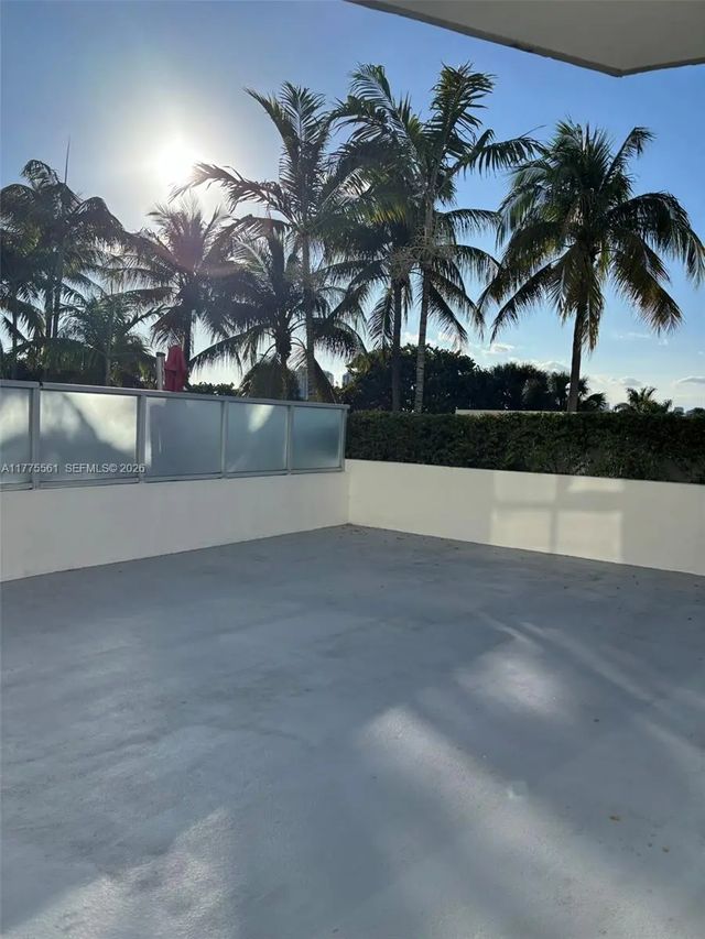 3 of 29 - 2001 Meridian Avenue #309, Miami Beach, FL