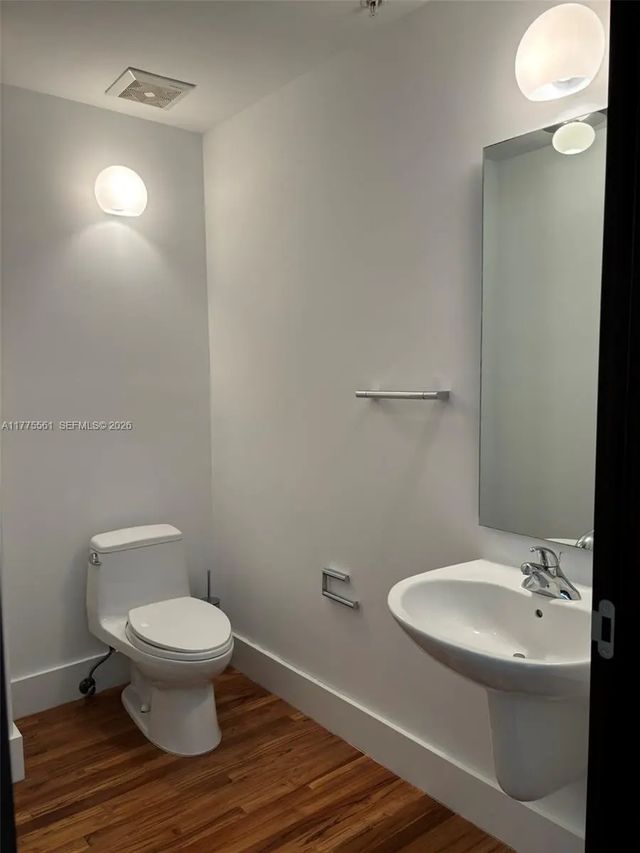 4 of 29 - 2001 Meridian Avenue #309, Miami Beach, FL