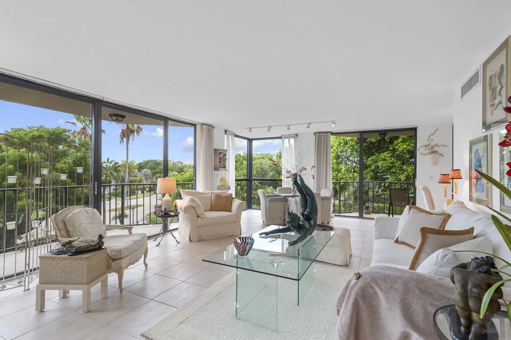 859 Jeffery Street #401, Boca Raton