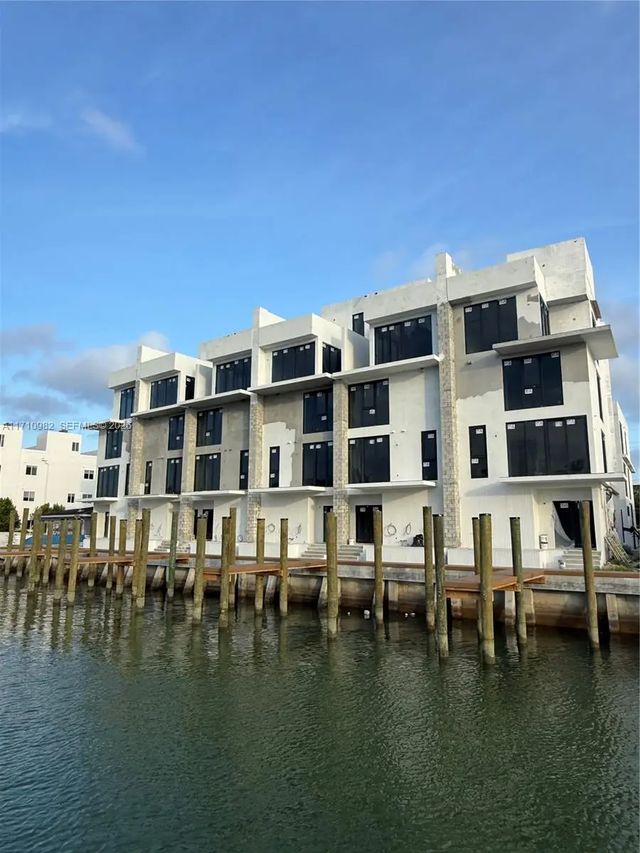2 of 9 - 2005 Calais Drive #1, Miami Beach, FL