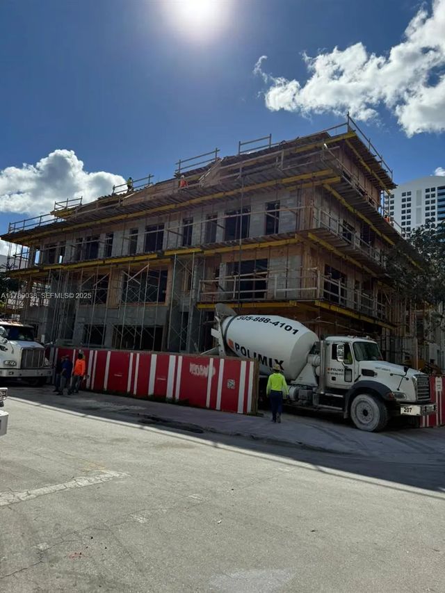 2 of 15 - 1425 Bay Road, Miami Beach, FL