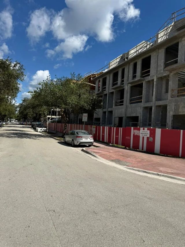 3 of 15 - 1425 Bay Road, Miami Beach, FL