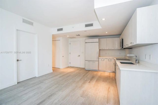 2 of 24 - 55 Sw 9 Street #1407, Miami, FL