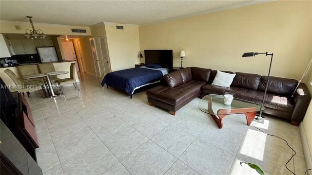2501 S Ocean Drive #427, Hollywood