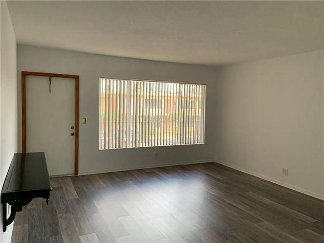 3 of 10 - 2309 S Federal Highway #18, Boynton Beach, FL
